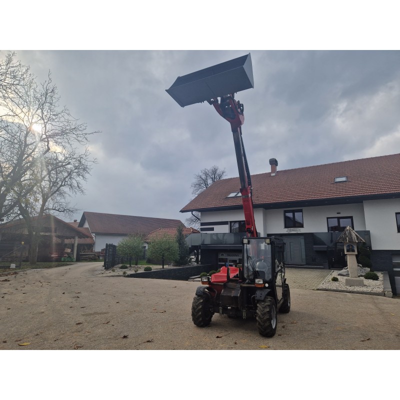 TELESKOPSKI NAKLADAČ