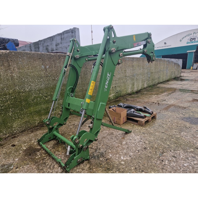 Čelni nakladač Fendt Cargo 4x75
