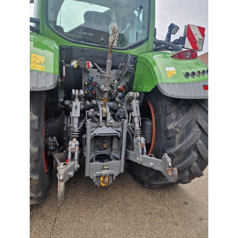 TRAKTOR FENDT 724 Vario