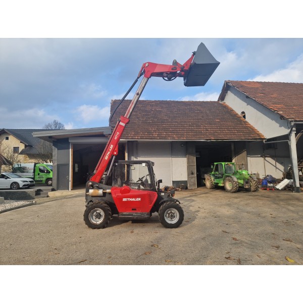 TELESKOPSKI NAKLADAČ