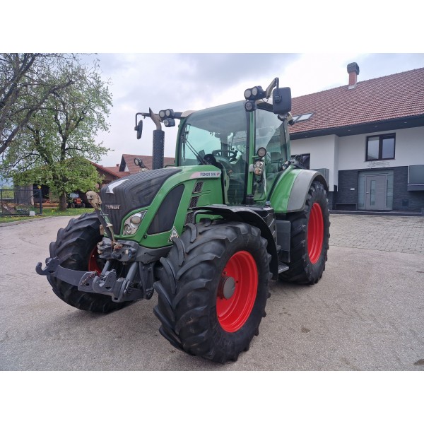 TRAKTOR FENDT 516 VARIO TMS SCR