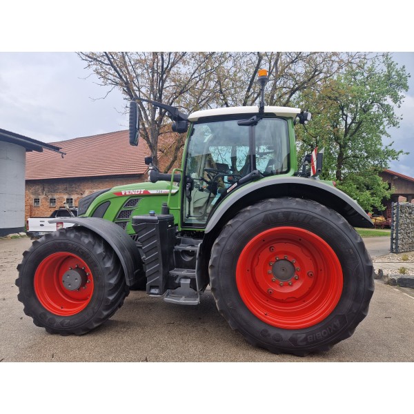 TRAKTOR FENDT 724 Vario