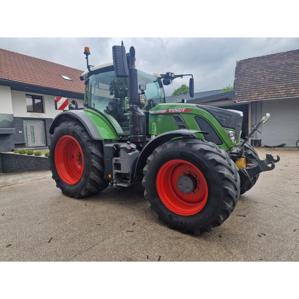 TRAKTOR FENDT 724 Vario