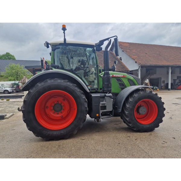 TRAKTOR FENDT 724 Vario
