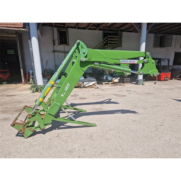 Čelni nakladač Fendt Cargo 5x90