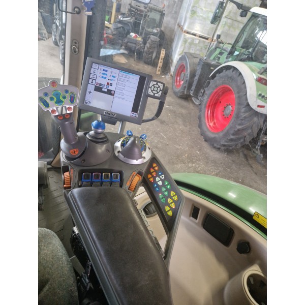 TRAKTOR FENDT 724 Vario SCR