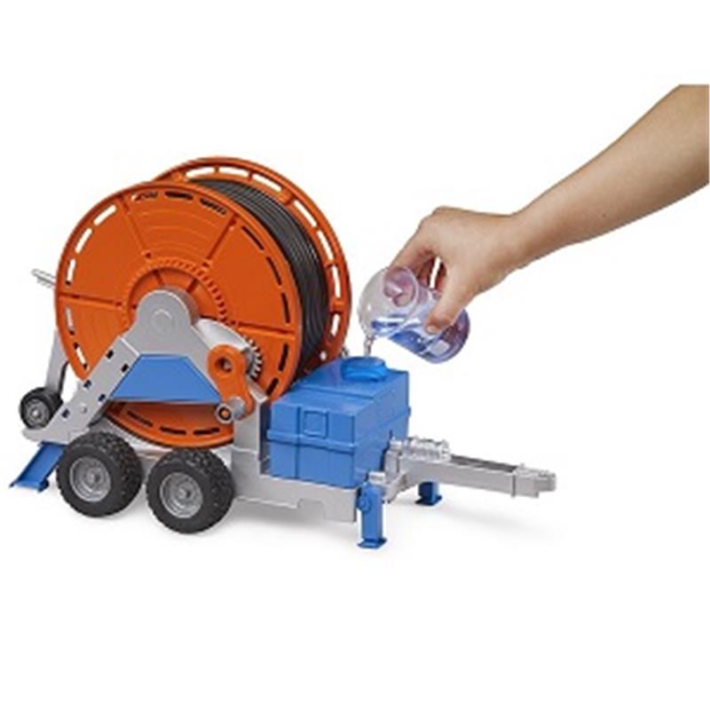 Bruder prikolica s cevjo za vodo