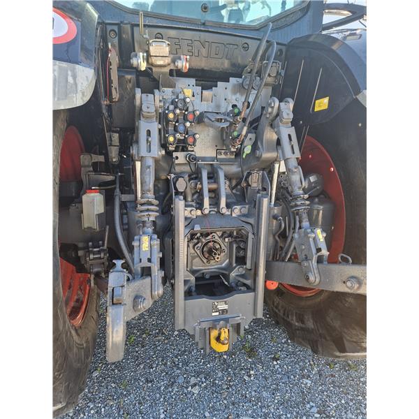 TRAKTOR FENDT 724 VARIO Black