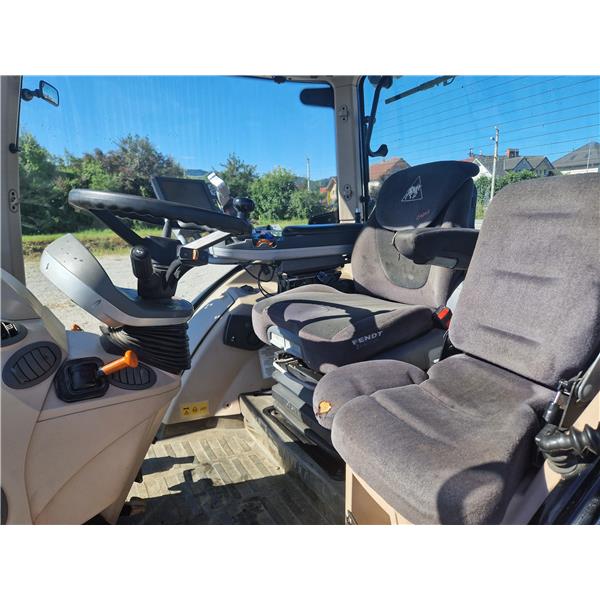 TRAKTOR FENDT 724 VARIO Black